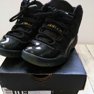 Jordan's retro 11 (toddler)